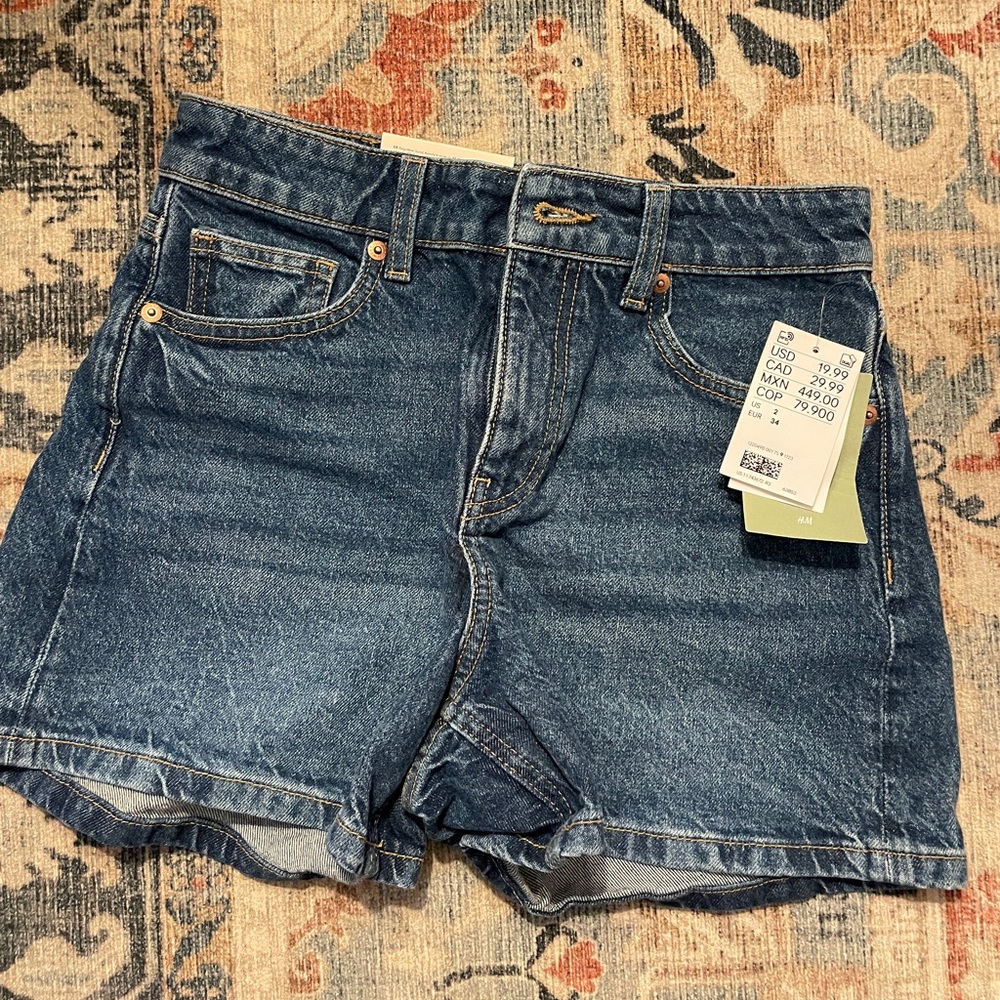 H &M shorts NWT size 2